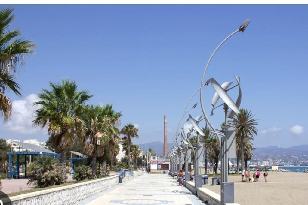 מאלגה Playa Huelin Beach מראה חיצוני תמונה