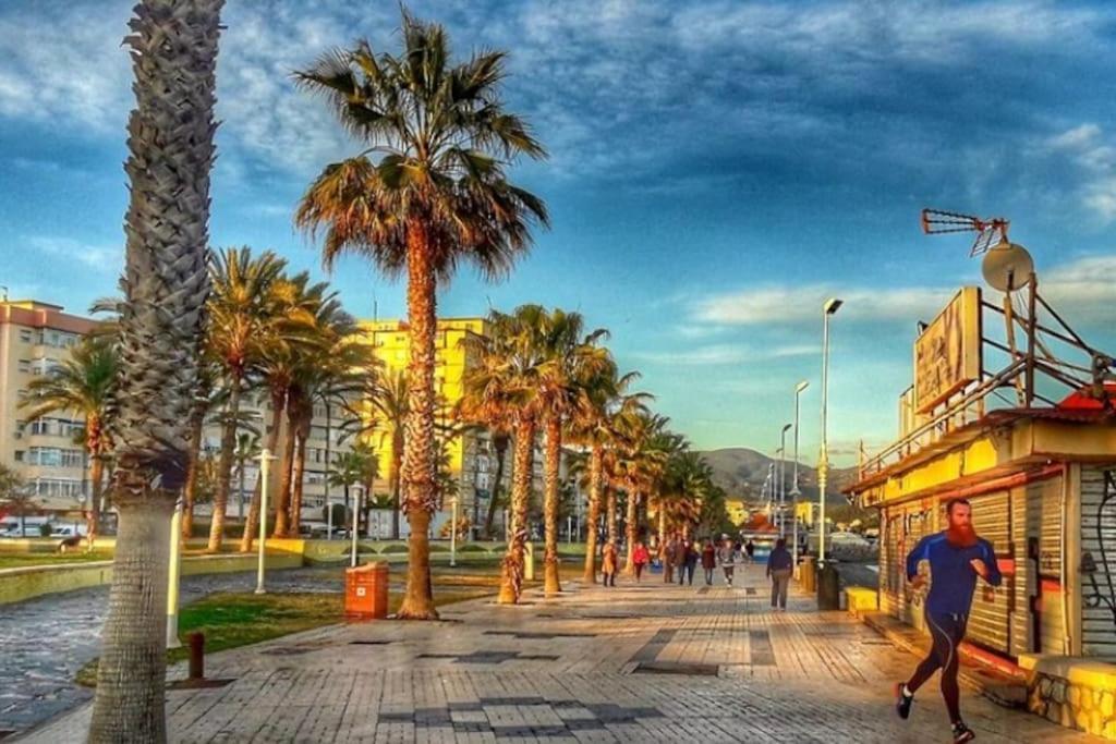 מאלגה Playa Huelin Beach מראה חיצוני תמונה